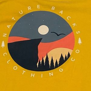 Nature Backs mountain tshirt size S
